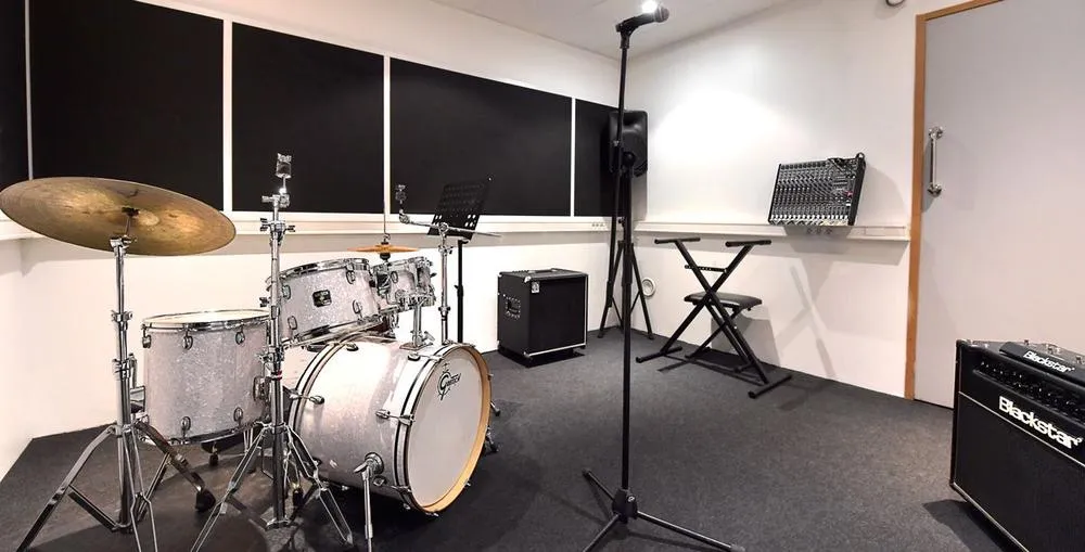 Drum lesson room Paris